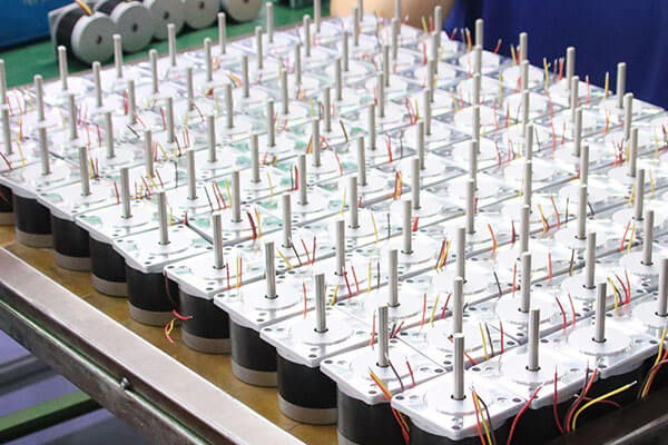 Stepper Motor Drives: A Comparison of Pulse Direction Control Mode And Dual Pulse Control Mode
