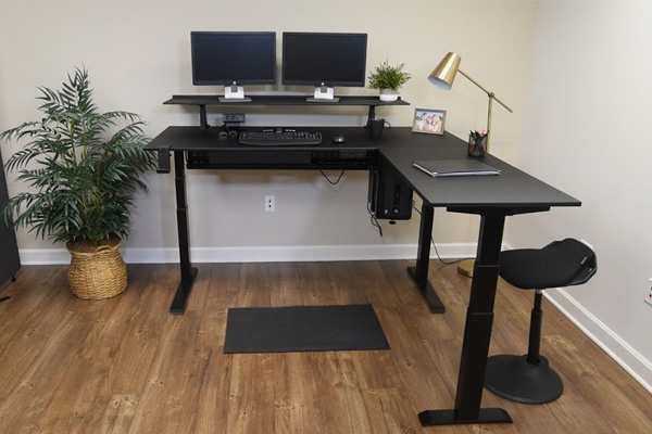 Why The Best Standing Desks Use Linear Actuator Motors?